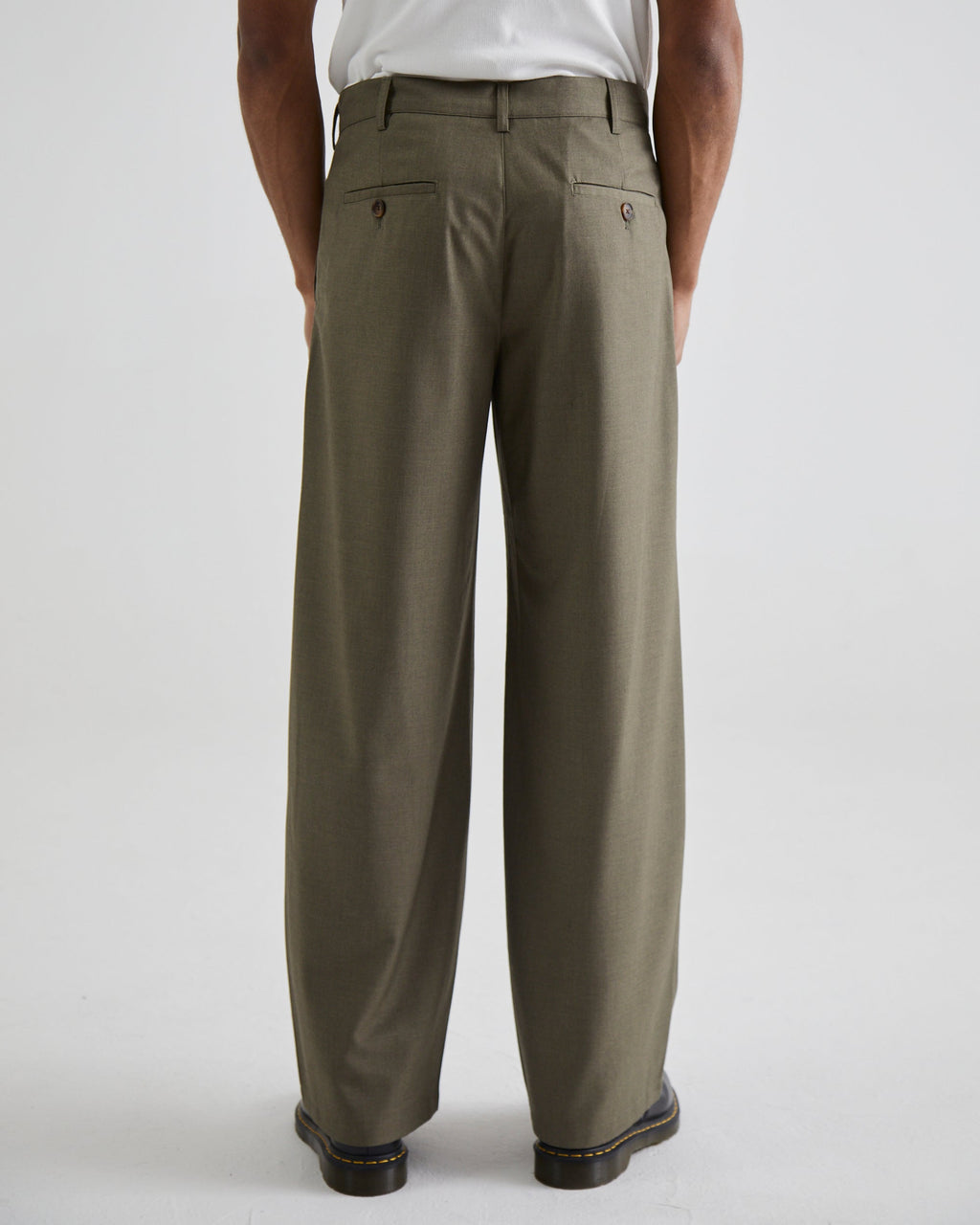 SOHO PLEATED PANTS